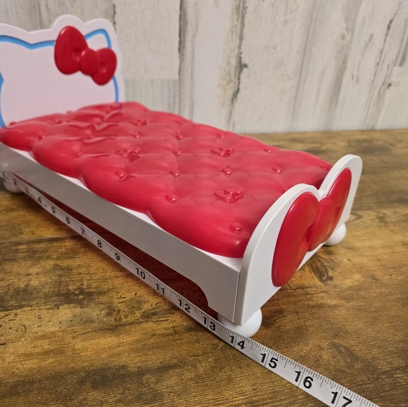 Hello Kitty Red and White Bow 13 Inch Doll Bed - Picture 5 of 7